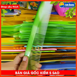 Lược nhựa chải tóc loại lớn tiện lợi