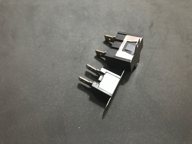 Rơ le điều khiến trên bo mạch bị chập khiến máy rửa bát không có nước nóng