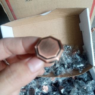 50 chiếc bắt cửa màu đồng kèm ốc