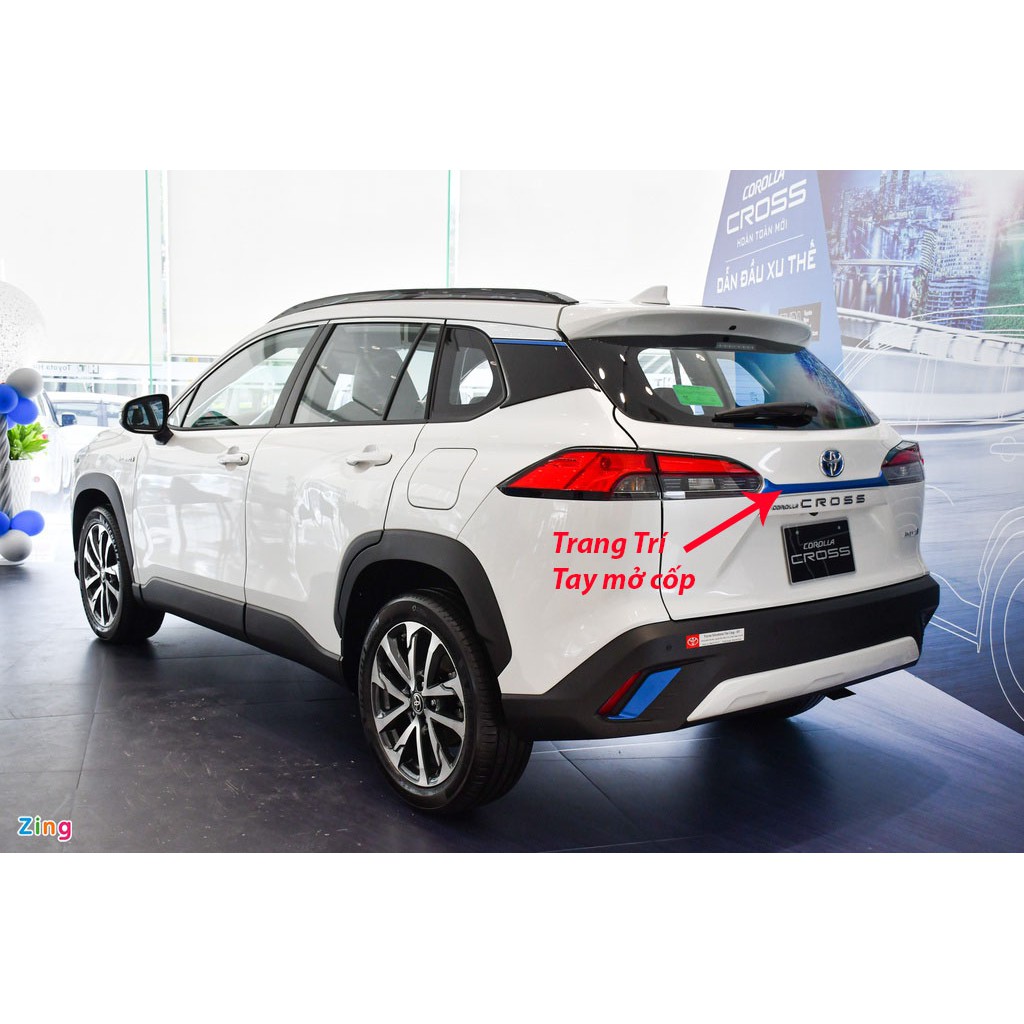 Ốp viền gầm trước, sau xe Toyota Corolla Cross 2020 - 2022, 2022, 2023, 2024 viền xanh giống bản HV
