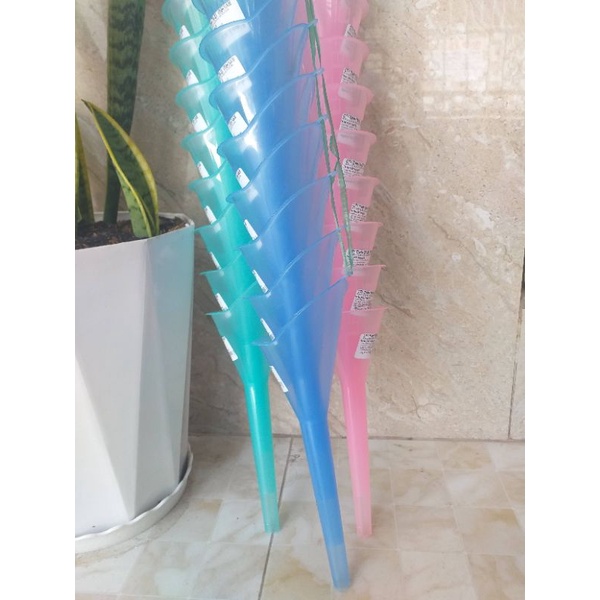 Quặng nhựa rót dầu nhớt