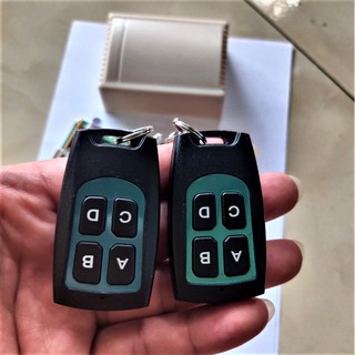 CÔNG TẮC ĐIỀU KHIỂN TỪ XA 12V 4 KÊNH LẮP XE MÁY Ô TÔ LOẠI TỐT TẶNG 2 CÔNG TẮC