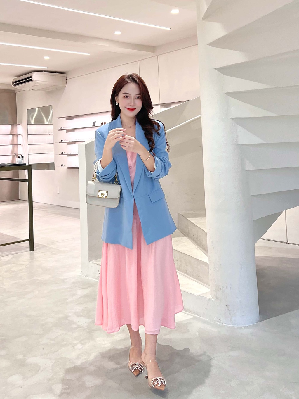 Mô tả Áo blazer nữ Áo vest nữ MARC FASHION nhún xắn tay cách điệu trẻ trung FAVH043521 - 9