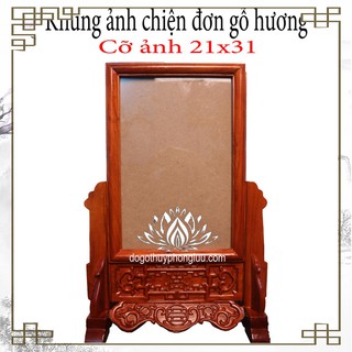 Khung hình hoa giá tốt: Miêu tả sản phẩm mang đến cảm giác tươi mới, ngọt ngào như một vườn hoa xinh đẹp. Bên cạnh đó, khung hình được bán với giá tốt và chất lượng đảm bảo, giúp bạn trang trí không gian sống thêm sinh động và ấn tượng.