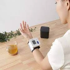 [hỏa tốc]Máy Đo Huyết Áp Cổ Tay Omron - HEM-6161