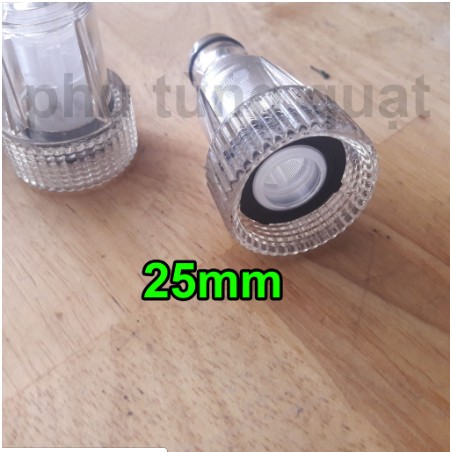 Cút lọc nước nối với dây hút của máy rửa xe gia đình mini áp lực