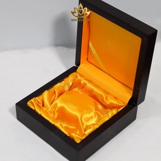 Hộp Gỗ Đỏ Đựng Trang Sức Vòng Tay Lót Lụa Vàng Cao Cấp 11x11x5cm - Mộc Trầm Hương MTH