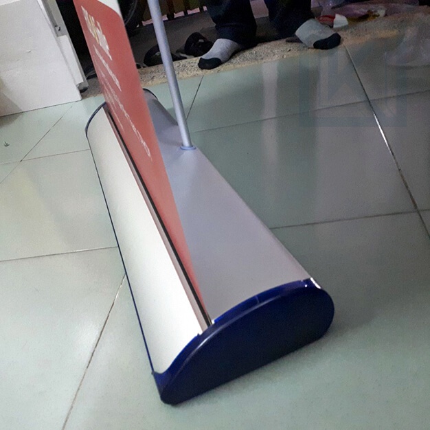 Standee cuốn nhôm đế to 1 Mặt Cao Cấp