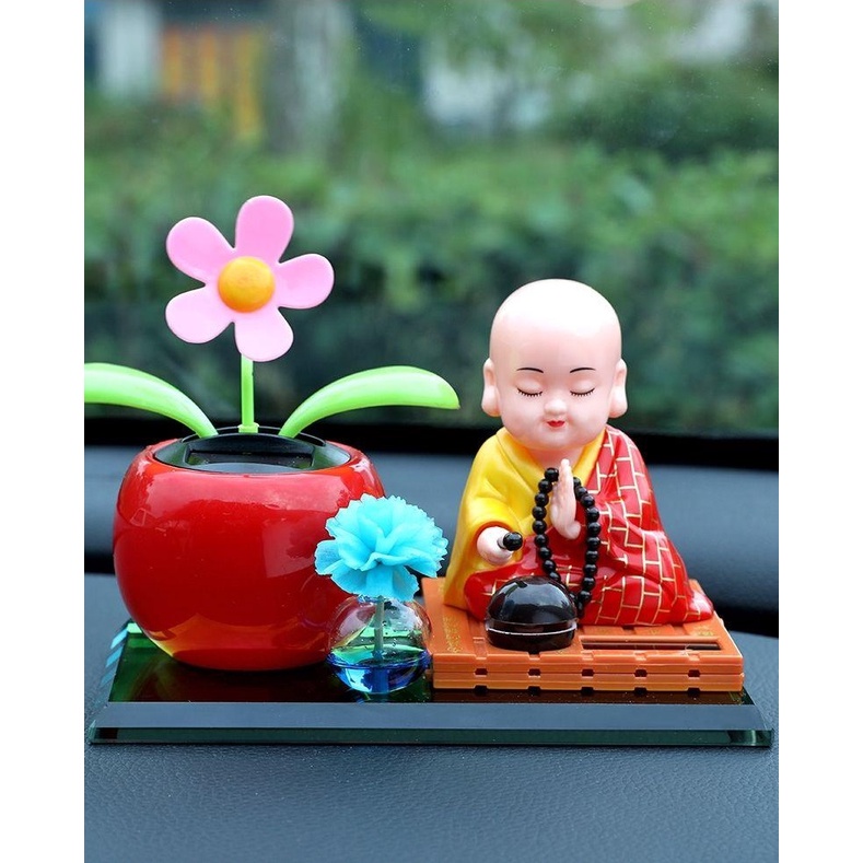 Bộ decor trang trí taplo ô tô Sư Thầy ngồi tụng kinh và bình hoa lắc lư tặng kèm nước hoa oto