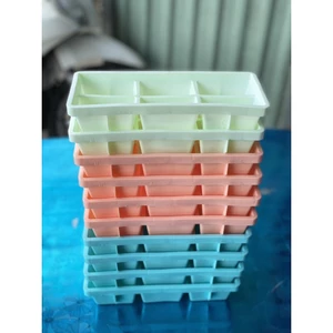 Khuôn nhựa làm đá Việt Nhật 6 viên - Màu ngẫu nhiên