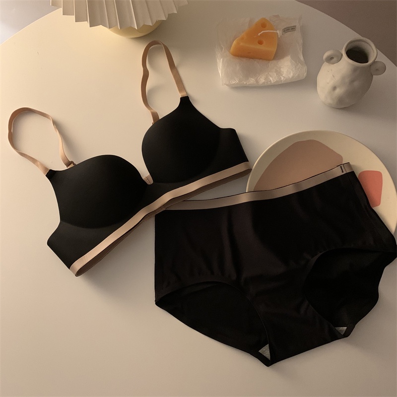 Bộ Áo Ngực Không Gọng 3 / 4 Cup Kèm Quần Lót Nâng Ngực Màu Sắc Tương Phản Thời Trang Quyến Rũ Cho Nữ