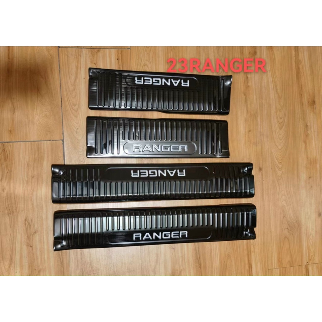 Ốp Bậc Cửa xe Ford Ranger 2016-2023, Nẹp bước chân ô tô Chất liệu Titan cao cấp, có sẵn keo 3M để dán