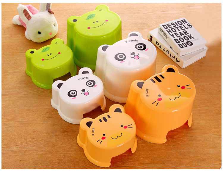 Ghế đẩu nhựa ngồi thay giày kiểu hoạt hình xinh xắn cho bé