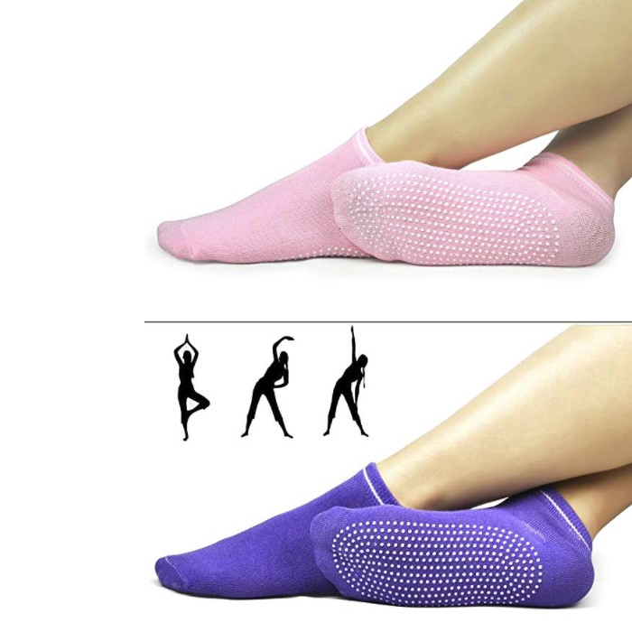 Vớ chống trượt tiện dụng khi tập yoga cho nữ