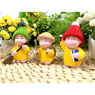 Bộ 4 Tượng Chú Tiểu Áo Vàng đội nón len ( Hình Thật - Video Thật )