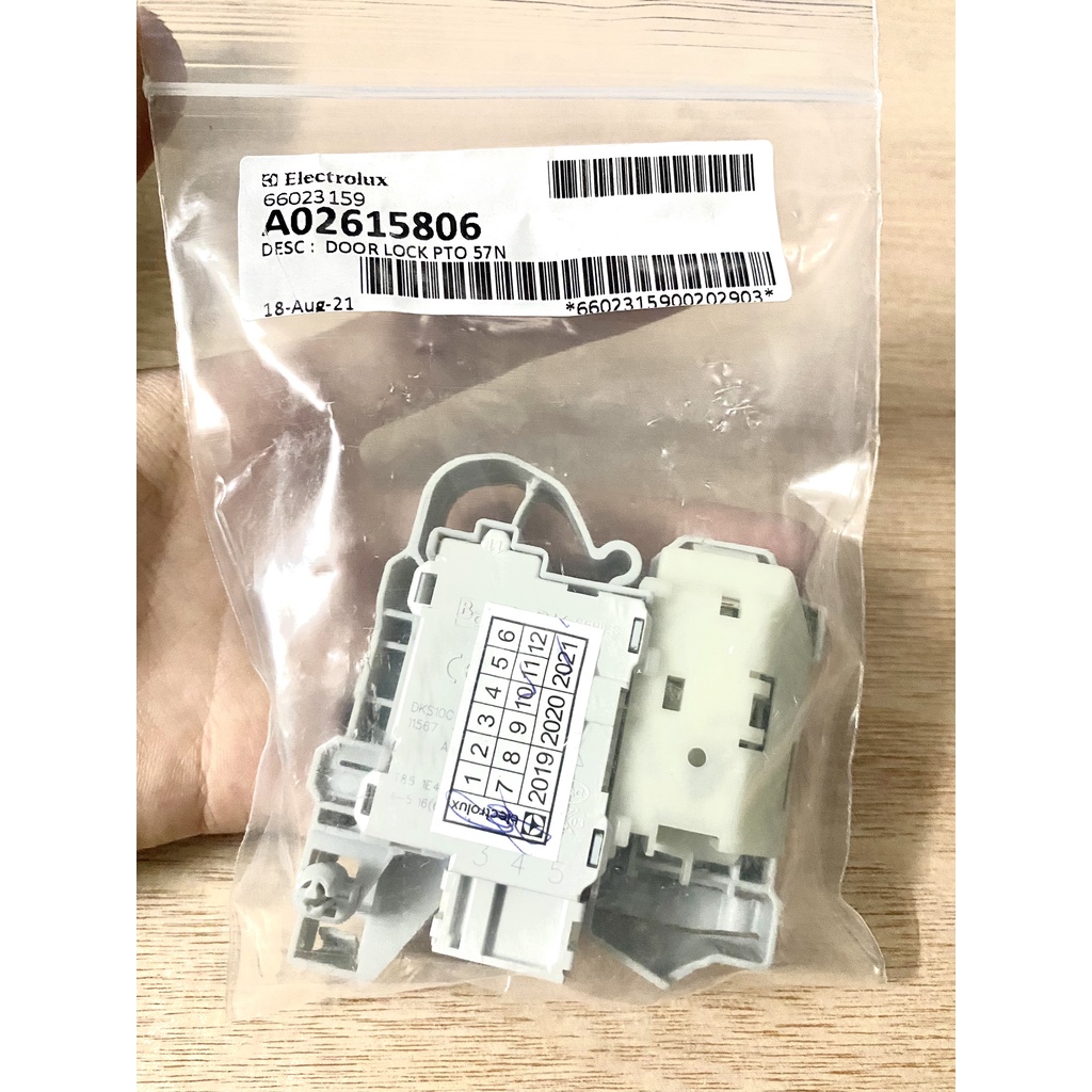 (VTĐL)Công tắc cửa máy giặt Electrolux vuông 3 chân
