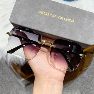 Kính Mát Mới Cho Nữ Thời Trang Không Vành Đi Biển Gradient Kính Mát Nữ Retro Thương Hiệu Sắc Thái UV400 Kính Mắt