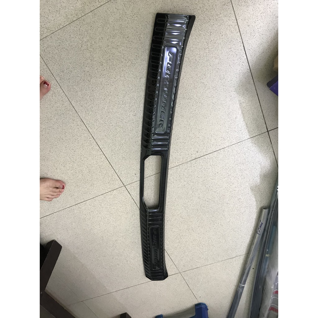 Ốp Chống trầy cốp trong, ngoài TITAN xe Toyota Fortuner 2017- 2021, 2022, 2023,2024, 2025