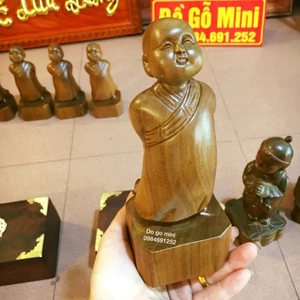 Tuỳ duyên gỗ bách xanh