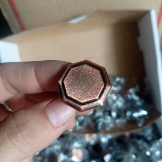 50 chiếc bắt cửa màu đồng kèm ốc