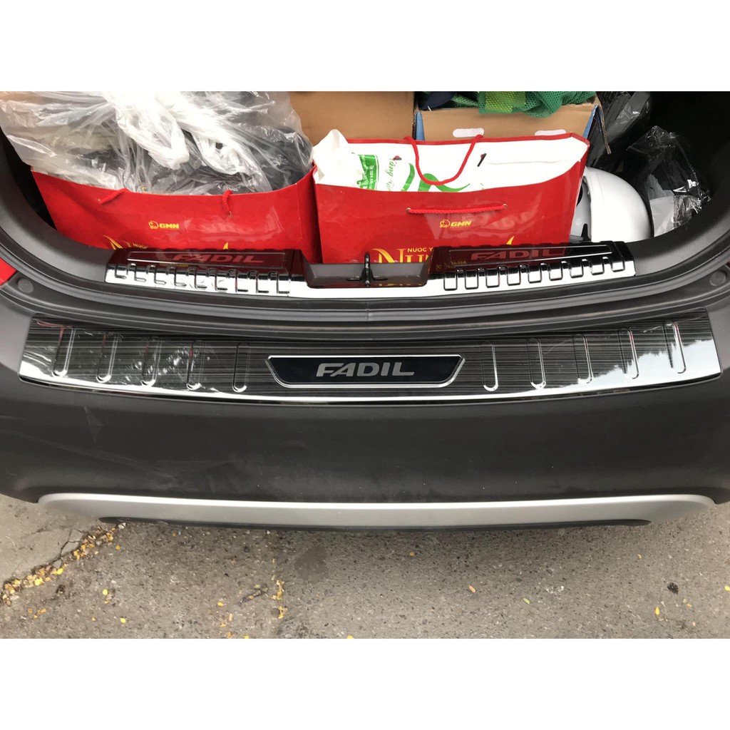Ốp chống trầy cốp trong ngoài xe VinFast Fadil 2019-2021, chất liệu Titan cao cấp