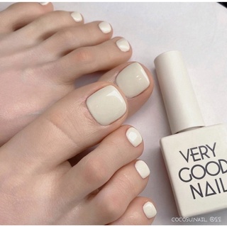 Bạn đang tìm kiếm một dịch vụ làm nail chân chất lượng và giá cả hợp lý? Đừng bỏ qua mẫu nail chân màu trắng giá tốt của chúng tôi! Với sự tuyệt vời của kỹ thuật làm móng và các sản phẩm chăm sóc, bạn sẽ có được đôi chân đẹp như mơ mà không cần phải chi ra quá nhiều tiền bạc.