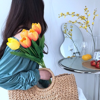 Cành hoa tulip giả trang trí tiệc cưới