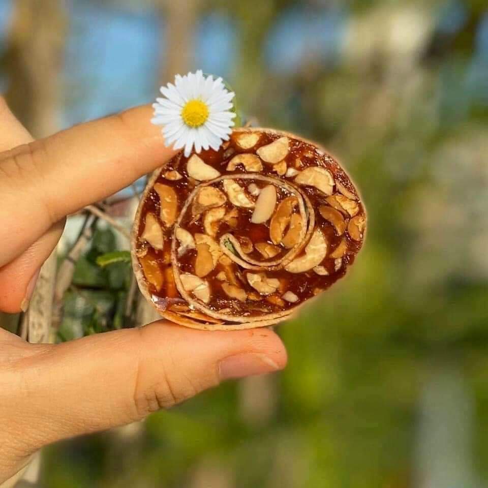 (ĐẶC SẢN BẾN TRE) 500GR KẸO CHUỐI CUỘN ĐẬU CÓ GỪNG KIÊN LONG- ĐẶC SẢN BẾN TRE SHOP
