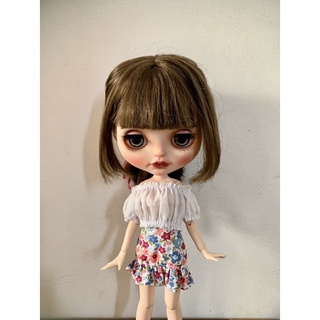 Set áo trễ vai kèm chân váy hoa nhí màu ngẫu nhiên size blythe,xiny