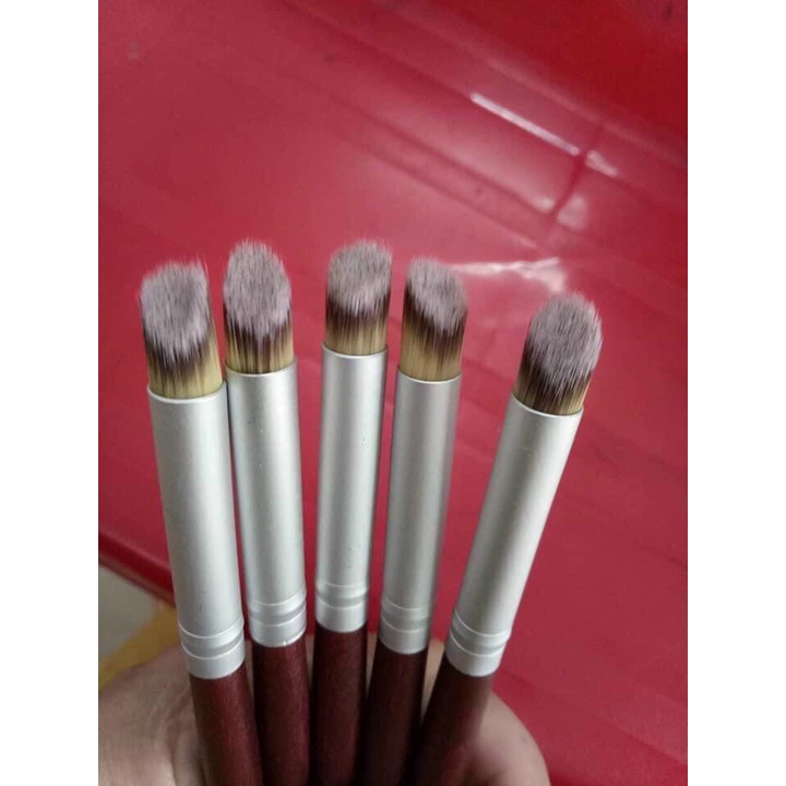 Cọ ombre cán gỗ đầu xiên, chất lông mềm mại dễ tán màu