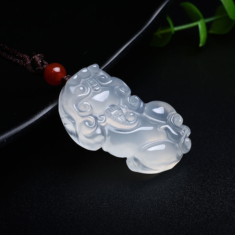 Mặt Dây Chuyền Đá Mã Não Trắng Xinh Xắn