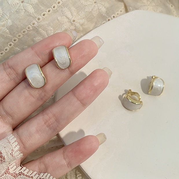 Bông tai đá Opal tinh tế đơn giản và nhỏ gọn