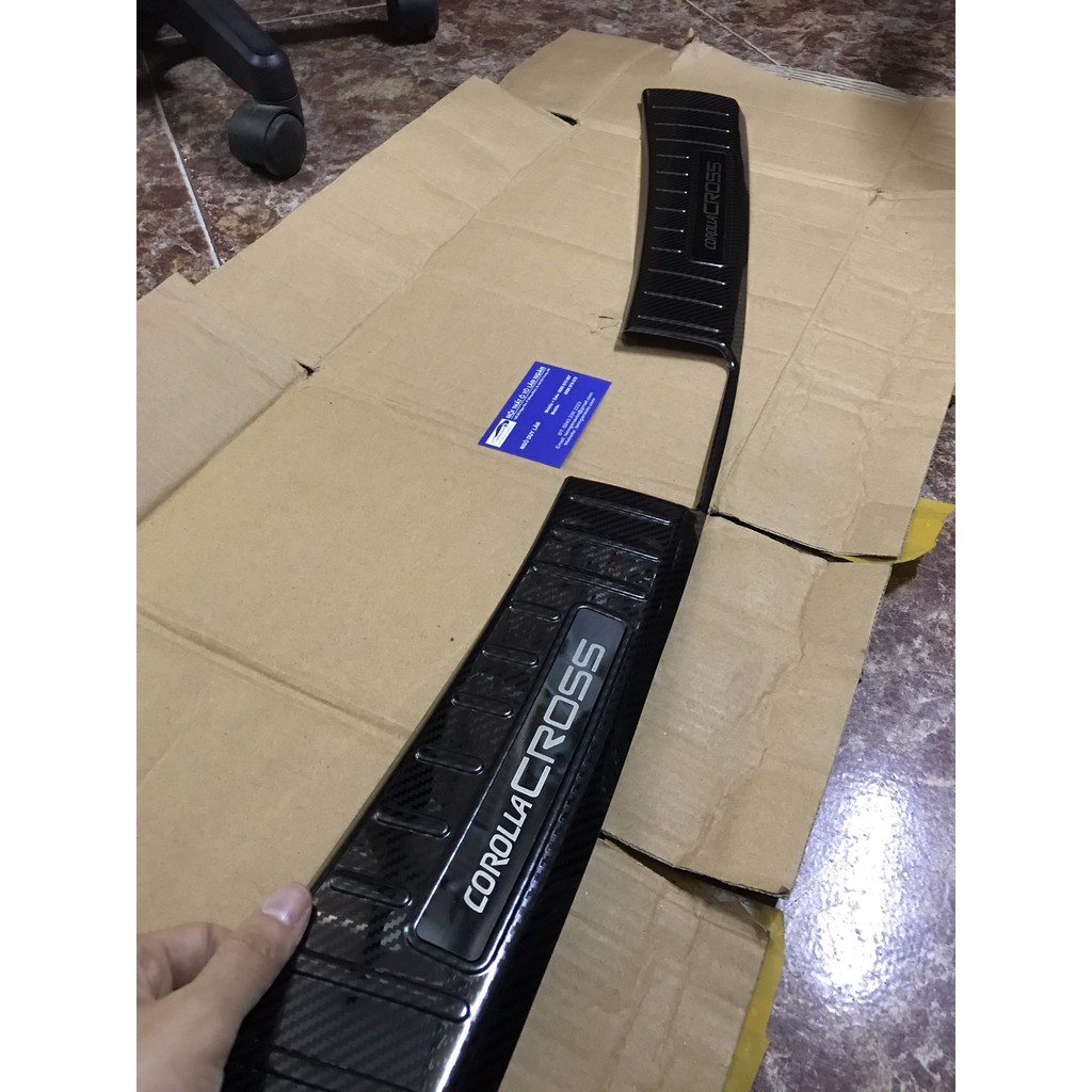 Ốp trầy cốp xe Toyota Cross 2020-2022, Chất liệu carbon cao cấp, Bộ ốp trong và ngoài cốp