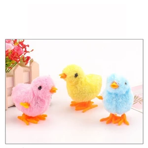 Gà con chạy bằng dây cót (màu ngẫu nhiên)