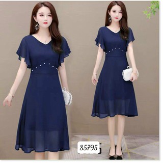 ĐẦM VOAN Y ĐƯỢC THIẾT KẾ HỌA TIẾT TRƠN NHƯNG KHÔNG KÉM PHẦN  SANG TRỌNG,ĐĂC BIỆT ĐƯỢC LÀM BẰNG CHẤT LIỆU VÃI THOÁNG MÁT
