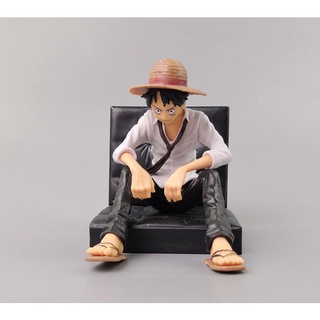 Mô hình nhân vật Luffy One Piece ngồi ghế sofa
