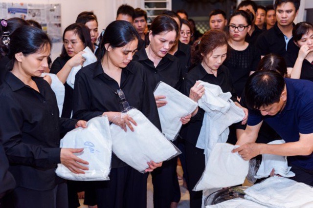 Áo Sơ Mi Đen Tang Lễ Nam Nữ | Shopee Việt Nam