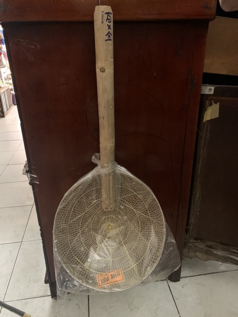 VỢT MÌ CÁN TRE LƯỚI ĐỒNG 1 LỚP NHỎ , TRUNG , LỚN