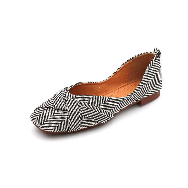 Size Lớn (31-45) Vải Thoáng Khí Giày Nữ Tất Cả Trận Đấu Miệng Nông Size Lớn Đế Mềm Giày Đơn Nữ Muỗng Giày Size Lớn 45 44 43 Công Nhân Văn Phòng Chị Em