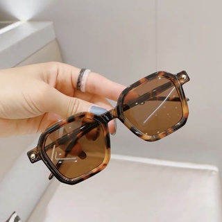 Kính Râm Thời Trang Nam Nữ Unisex Mắt Vuông Phong Cách Hàn Quốc Maske P9