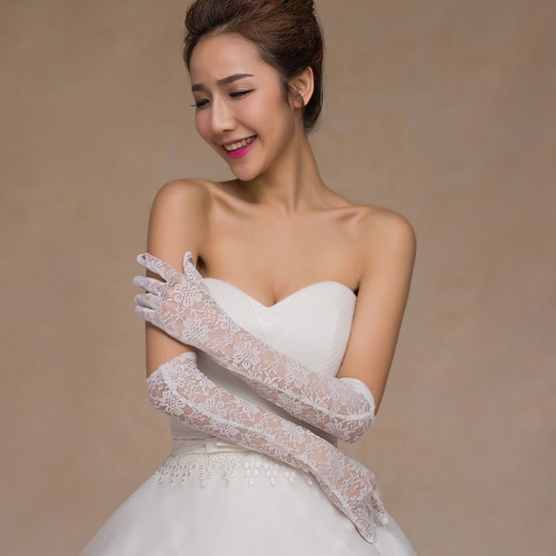 Đôi găng tay cưới ren khuỷu tay hoa trắng, phù hợp cho cô dâu thanh lịch dự tiệc