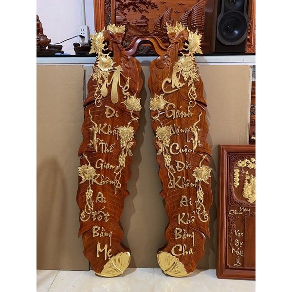 Tranh Câu Đối Cha Mẹ Gỗ Hương Hình Tàu Lá Chuối kích thước 25*107cm