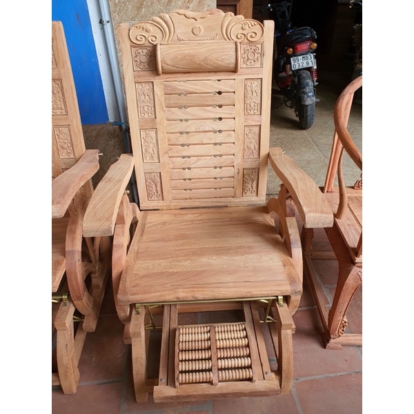 ghế lười đu đưa gỗ gõ, hương đá có bàn mát xa chân
