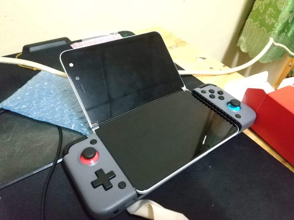 Gamesir X2 gắn với điện thoại