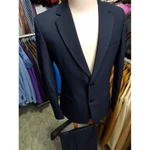 Áo blazer nam 2 nút màu xanh đen đậm chất liệu vitex mềm mịn co giãn nhẹ tặng cà vạt sọc xanh và hộp đựng làm quà — ảnh 3