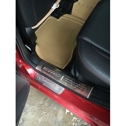 Ốp bậc chân trong, ngoài xe Mazda 3 2016-2023 inox cao cấp, sáng bóng