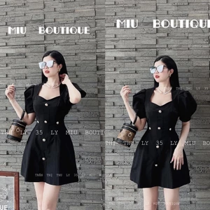 Váy Đen Cổ Vuông Tay Rúm Khuy Ngọc Sang Chảnh
