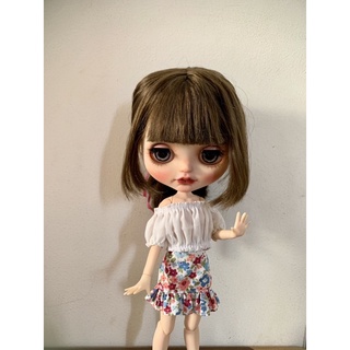 Set áo trễ vai kèm chân váy hoa nhí màu ngẫu nhiên size blythe,xiny