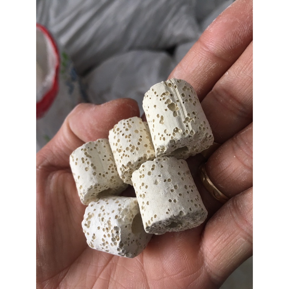 Sứ trụ trắng,sứ lọc tạp chất bổ sung vi lượng và khoáng cho nước bể ,hồ cá.