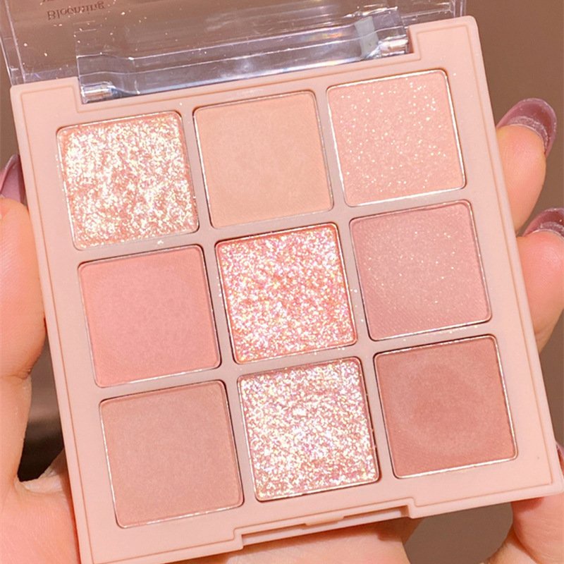 Bảng Phấn Mắt 9 Ô Hoa Gặp Hoa Nở Dikalu Blooming Your Own Beauty - DKL - 901